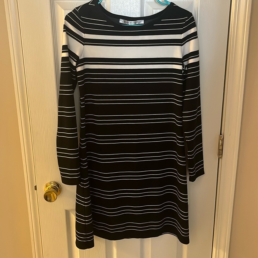 Black and white dress! Very comfy!
